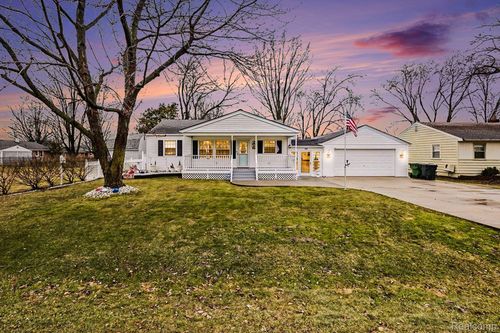 7501 Rauschelbach Street, Shelby Charter Township, MI, 48317 | Card Image