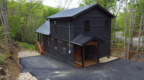 4016 Dollys Dr, Sevierville, TN, 37876-4600 | Card Image
