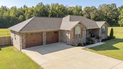 705 Twelve Oaks Dr, Adamsville, TN, 38310-2860 | Card Image