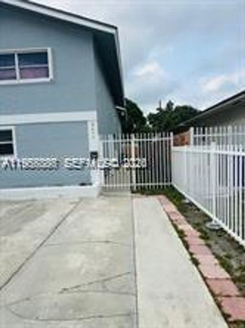 x-3677 Sw 25th Terr, Miami, FL, 33133 | Card Image