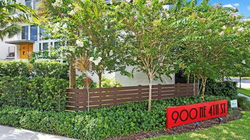 b4-900 Ne 4th St, Fort Lauderdale, FL, 33301-1851 | Card Image