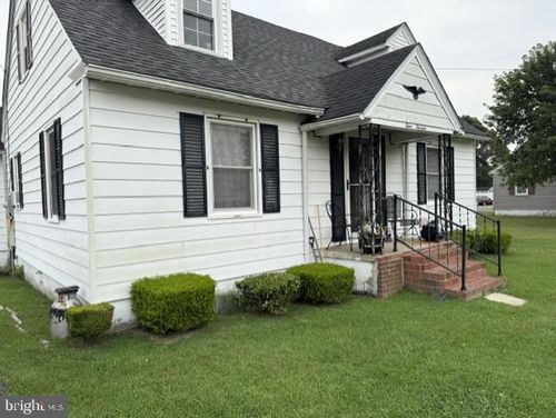 413 Chestnut St, HEBRON, MD, 21830-1106 | Card Image