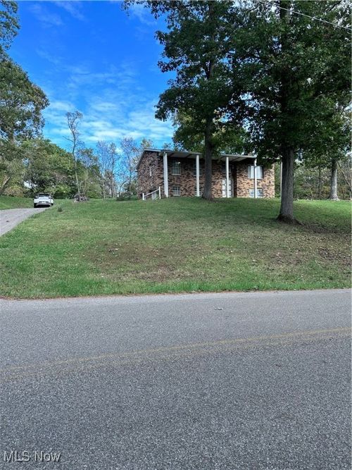 655 Ridgewood Blvd, Belpre, OH, 45714-8228 | Card Image