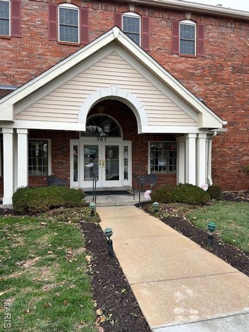 apt-301-567 Sarah Ln, Creve Coeur, MO, 63141-5606 | Card Image