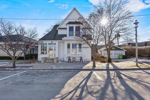 511 Hill St, Green Lake, WI, 54941-8828 | Card Image