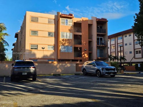 apt-301-325 Nw 72nd Ave, Miami, FL, 33126-4383 | Card Image