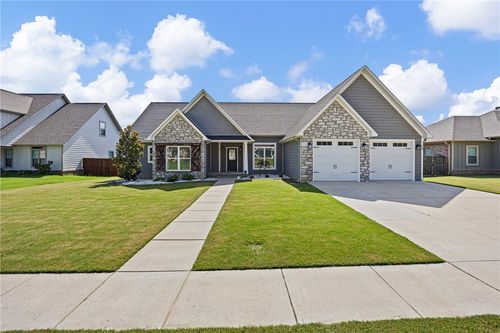 229 Promenade Cir, Russellville, AR, 72801-6577 | Card Image