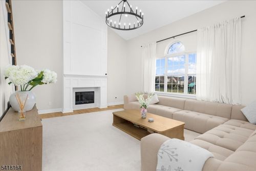 86 Treetops Cir, PRINCETON, NJ, 08540-8582 | Card Image