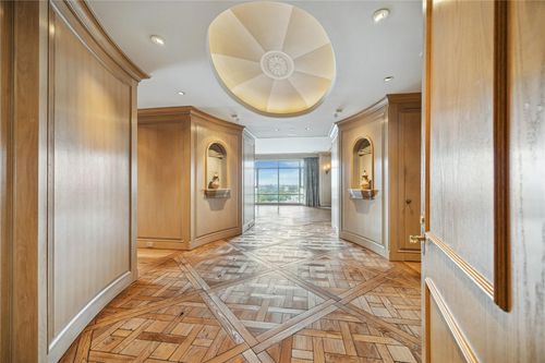 234-1100 Uptown Park Blvd, Houston, TX, 77056-3287 | Card Image