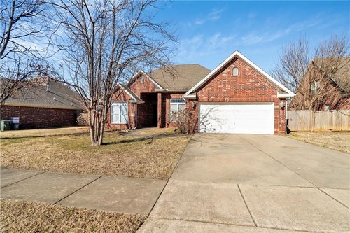 3750 W River Bend Dr, Fayetteville, AR, 72704-6337 | Card Image