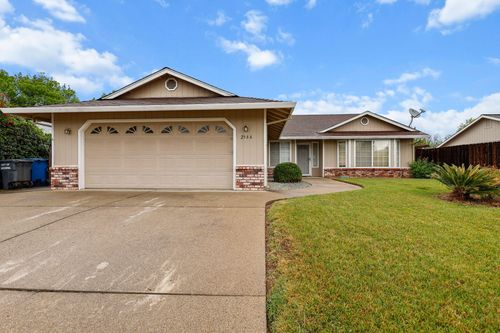 2566 Dewberry Drive, Redding, CA, 96003 | Card Image
