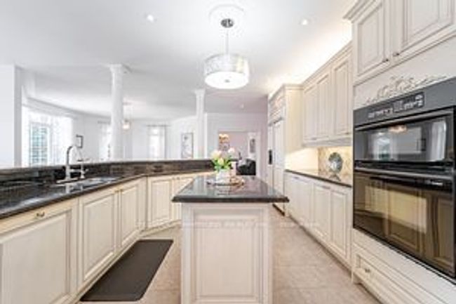 11 Nova Scotia Rd, House other with 4 bedrooms, 4 bathrooms and 6 parking in Brampton ON | Image 6