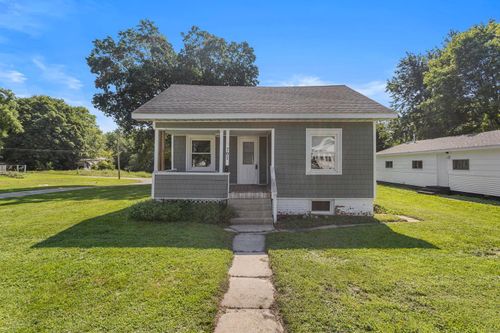 701 S Spruce St, Villa Grove, IL, 61956-1919 | Card Image