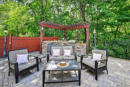 101 Molinari Dr, Wanaque, NJ, 07465-1114 | Card Image