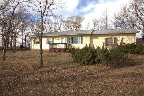 2205 350th St, Harcourt, IA, 50544-7522 | Card Image