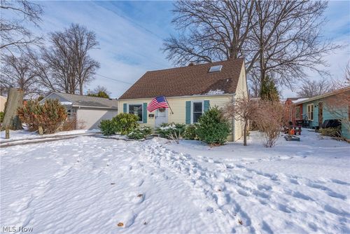 147 Englewood Dr, Avon Lake, OH, 44012-1616 | Card Image