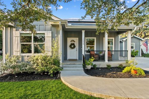 1006 12th St, Blanco, TX, 78606-4924 | Card Image