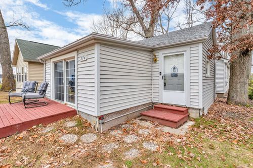 374 Ready Ln, Munith, MI, 49259-9716 | Card Image