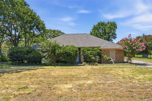213 White Dr, Colleyville, TX, 76034-6502 | Card Image