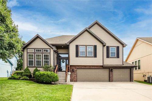 13309 Craig Court, Smithville, MO, 64089 | Card Image