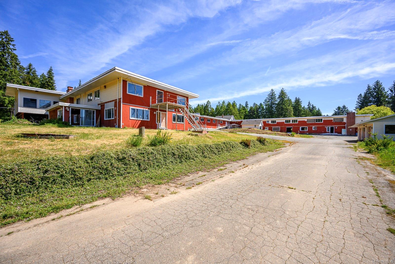 Commercial Sale in Qualicum Beach 2