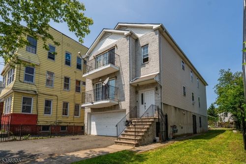 303 W Runyon St, Newark, NJ, 07108-1425 | Card Image