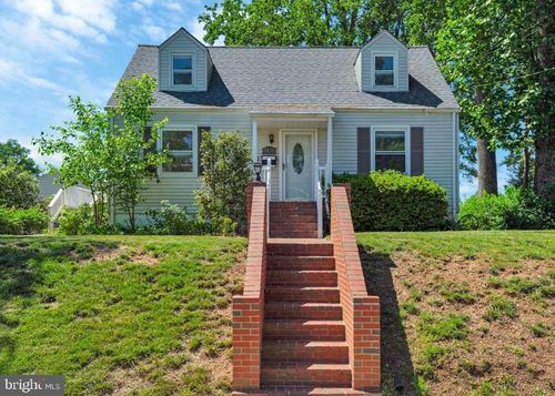 4038 Poplar St, FAIRFAX, VA, 22030-5232 | Card Image