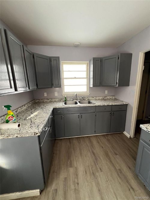 1916 Joslin St, Saginaw, MI, 48602-1183 | Card Image