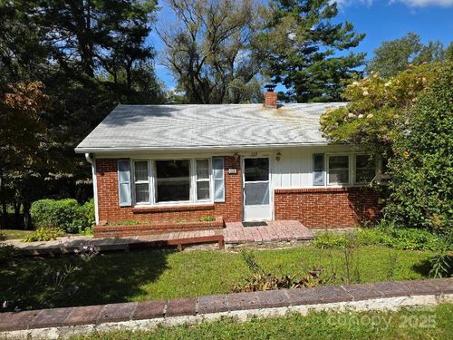 123 Indian Trl, Burnsville, NC, 28714-3121 | Card Image