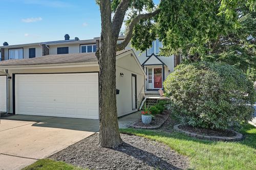 216 Pinewood Ln, Bloomingdale, IL, 60108-2123 | Card Image