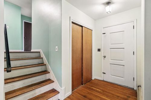 239 Lake St, West Harrison, NY, 10604-1906 | Card Image