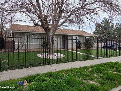 828 W Avenue H6, Lancaster, CA, 93534 | Card Image