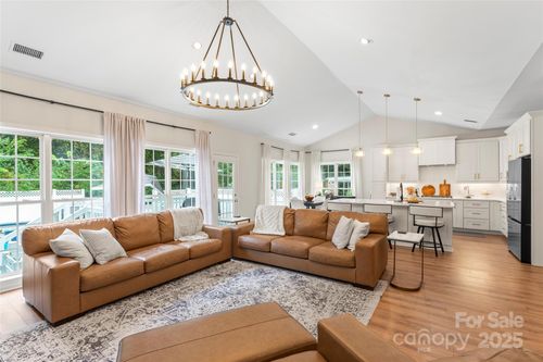 101 Peralta Cir, Mooresville, NC, 28117-4367 | Card Image