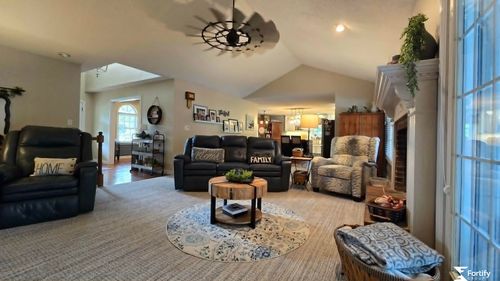 435 N 17th St, Geneva, NE, 68361-1615 | Card Image