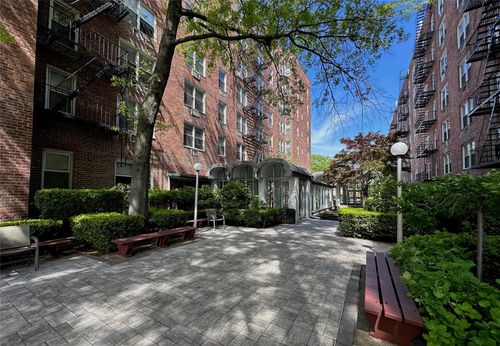 ste-2k-54 Little Neck Pkwy, Little Neck, NY, 11362-2205 | Card Image