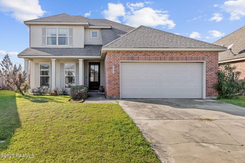 102 Still Waters Rd, Broussard, LA, 70518-7740 | Card Image