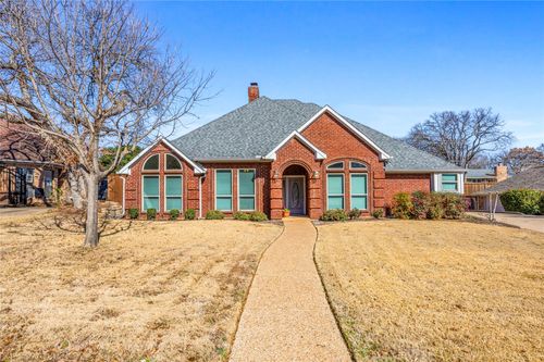 2942 Woodland Hills Dr, Grapevine, TX, 76051-6426 | Card Image