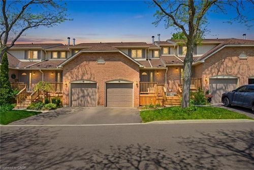 16-79 Braeheid Ave, Hamilton, ON, L8B0C6 | Card Image