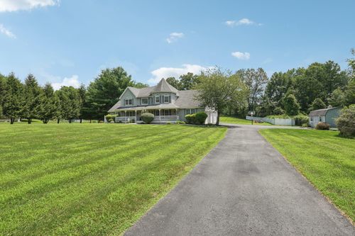 28 Feiertag Rd, Middletown, NY, 10941-3323 | Card Image
