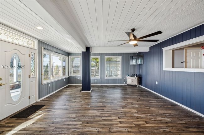 FIRST LEVEL GUEST STUDIO | Image 19