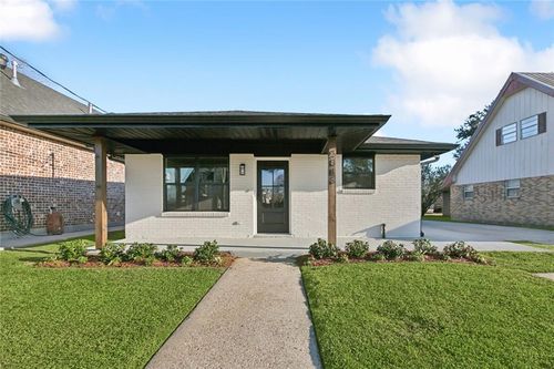 2045 Margaret Ln, Meraux, LA, 70075-2738 | Card Image