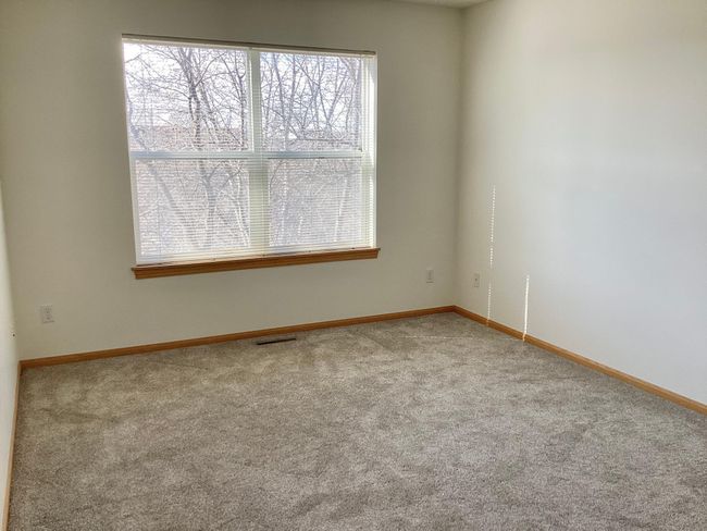 Upper level guest bedroom, new carpet. | Image 18