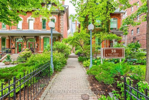 11-38 Earl St, Toronto, ON, M4Y1M3 | Card Image