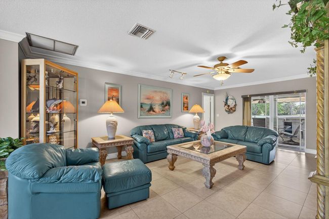 4378 Juniper Ter, House other with 3 bedrooms, 3 bathrooms and null parking in Boynton Beach FL | Image 6