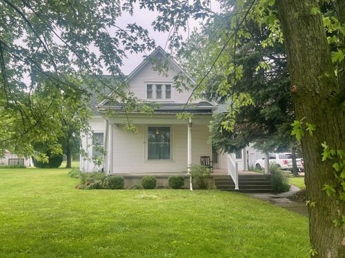 407 S Vine St, Camargo, IL, 61919-3540 | Card Image