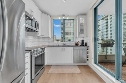 801-140 E 14th St, North Vancouver, BC, V7L2N3 | Card Image