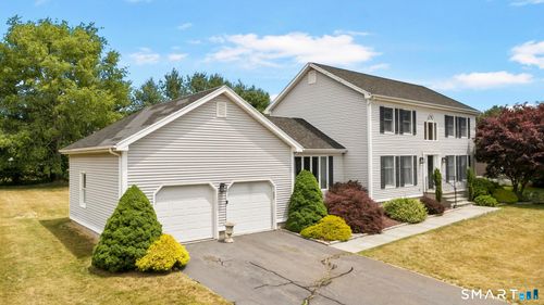 32 Justine Dr, North Haven, CT, 06473-3553 | Card Image