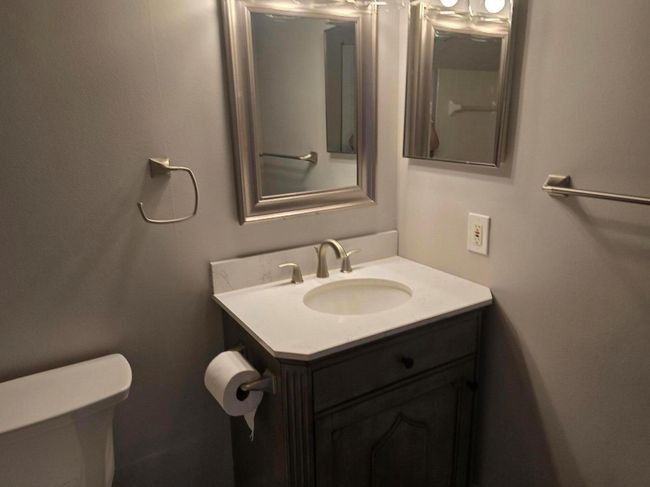701 Villa Cir, Condo with 2 bedrooms, 2 bathrooms and null parking in Boynton Beach FL | Image 10