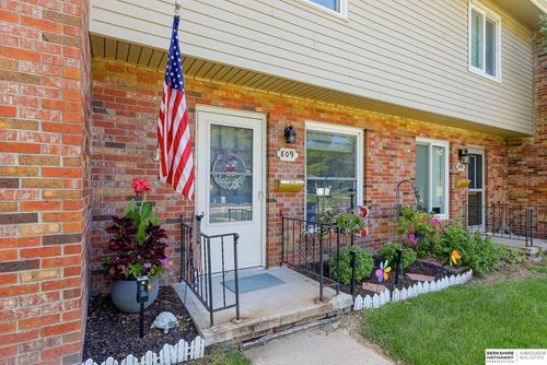 809 N 122nd St, Omaha, NE, 68154-1405 | Card Image