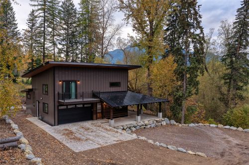 424 Old Highway 2 E, Martin City, MT, 59926-8001 | Card Image